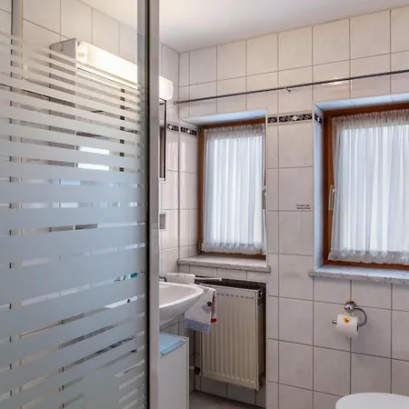 Wank Apartman *